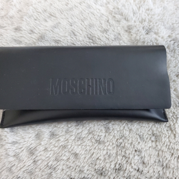 Authentic Moschino Sunnies - Picture 4 of 8